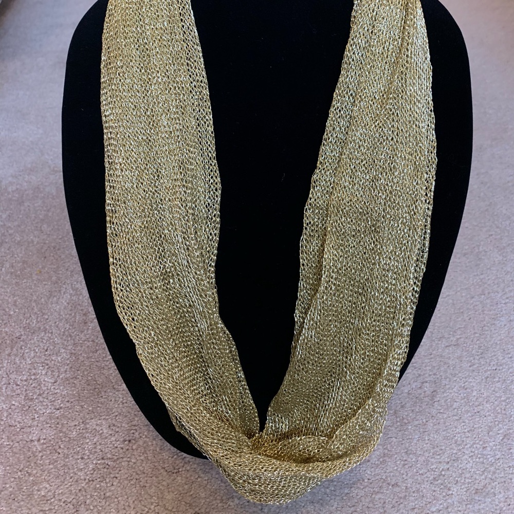 Gold thread necklace scarf